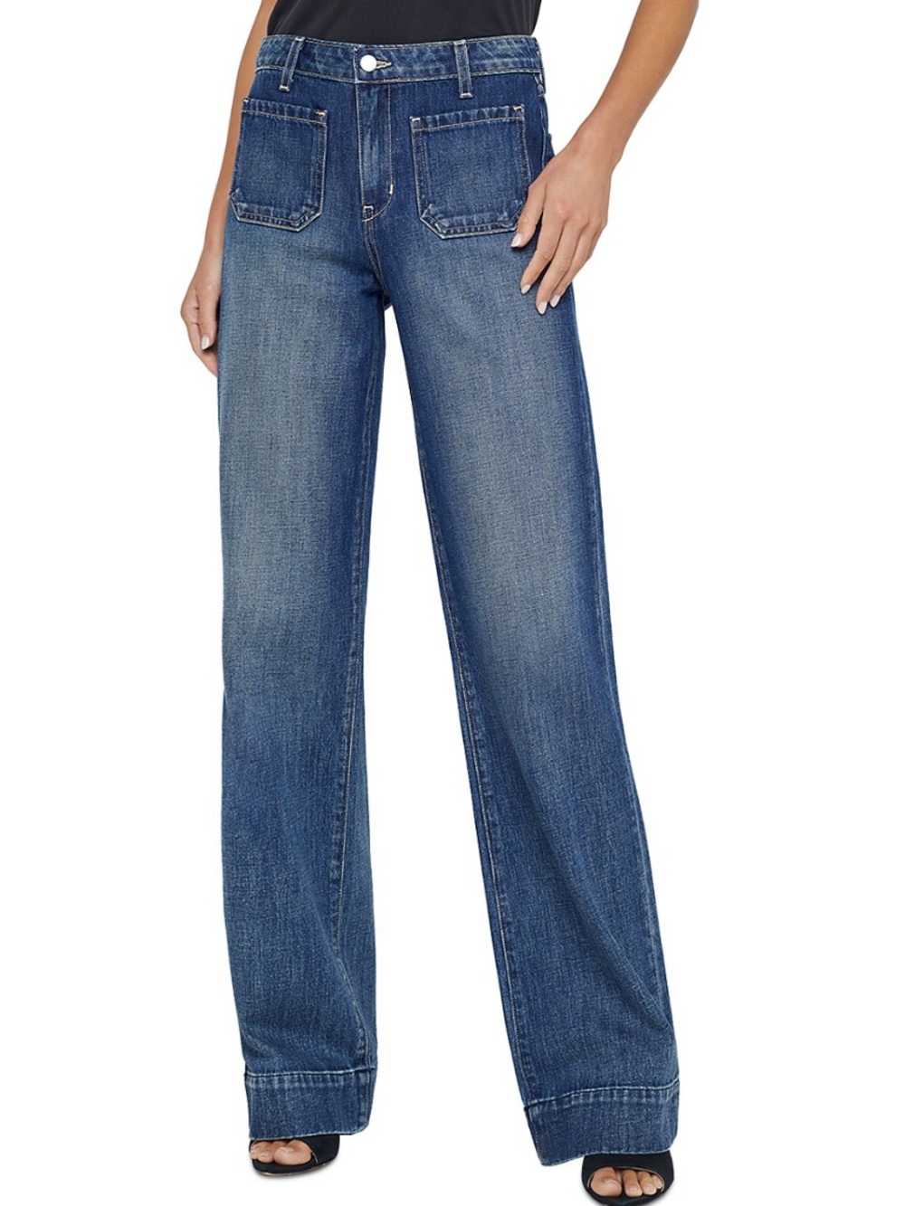 L'AGENCE
Nolan High Rise Wide Leg Jeans in Dayton

Color: Dayton
SIZE: 30